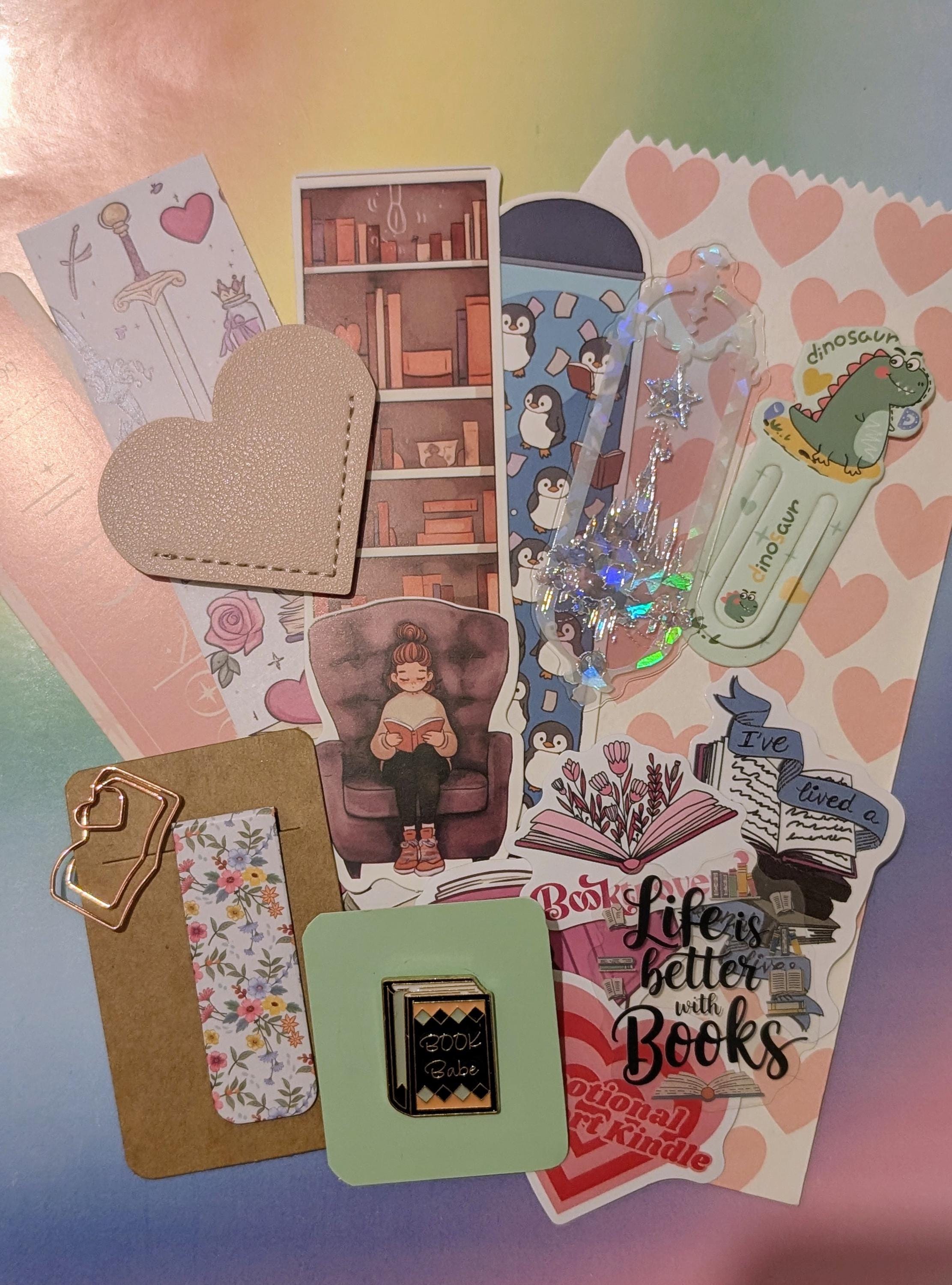 Bookmark Bundle with Pin Badge