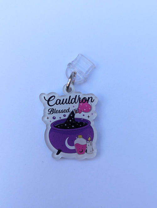 Cauldron Kindle Charm for USB-C Port - Decorate your E-Readers or Phone